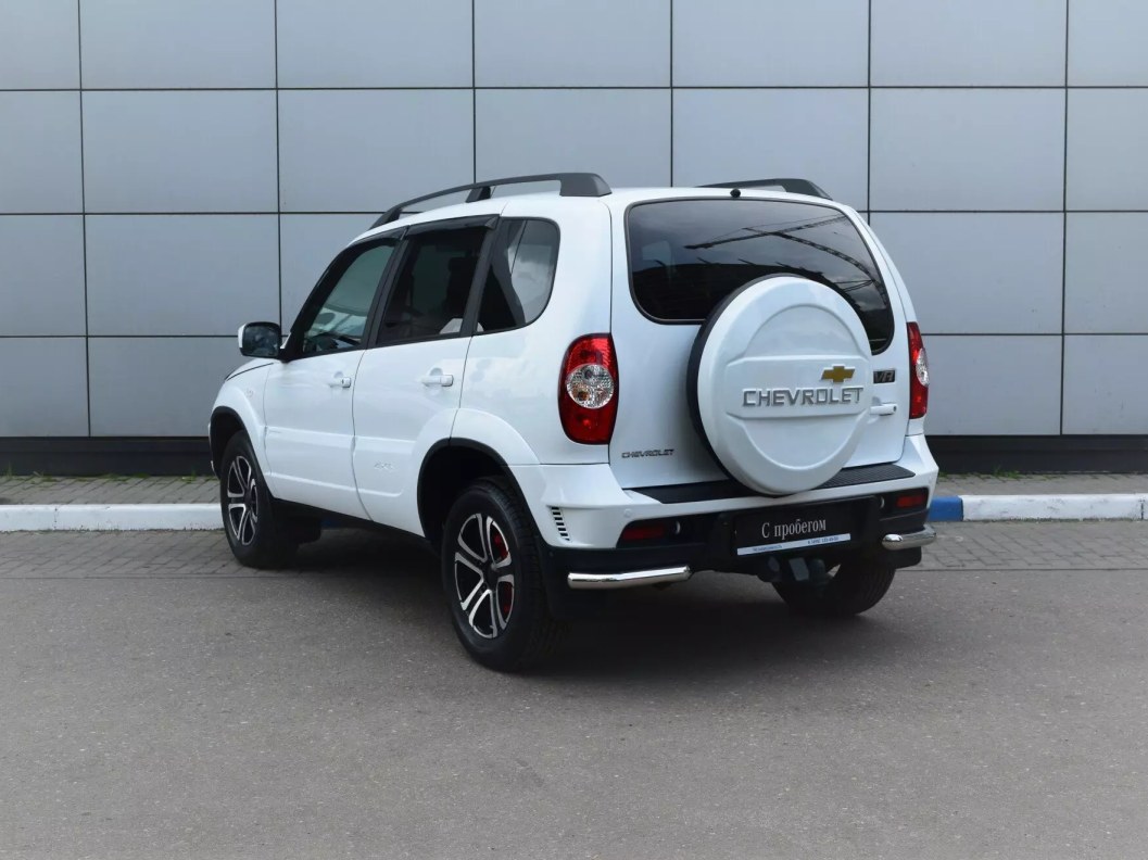 Chevrolet Niva SE 1.7 МКПП, 2019 фото 5