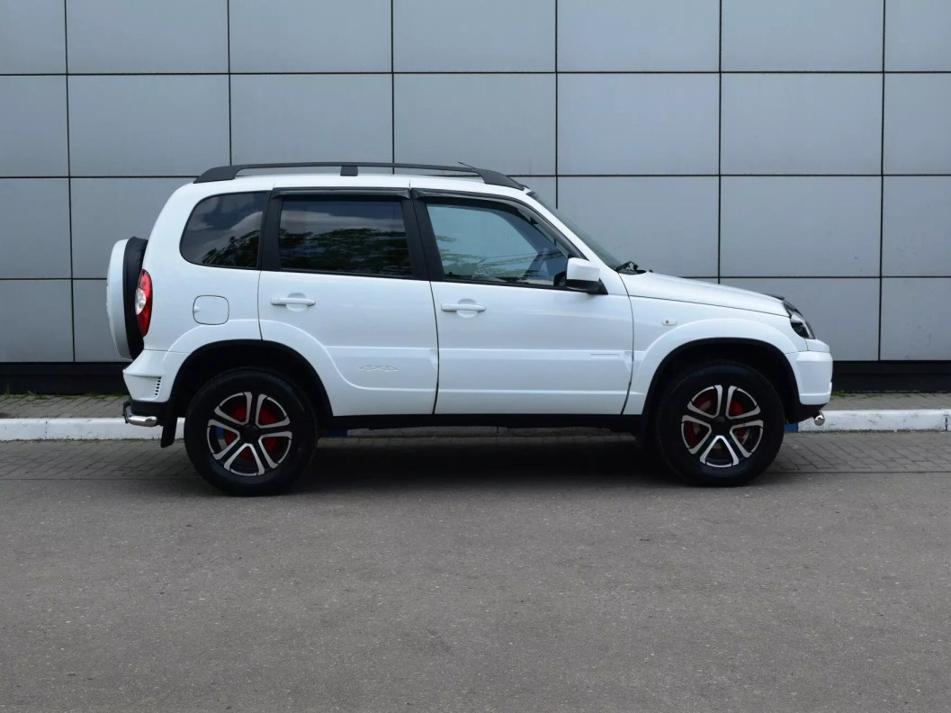 Chevrolet Niva SE 1.7 МКПП, 2019 фото 8