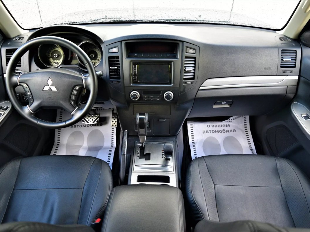 Mitsubishi Pajero Instyle S82 3.2 АКПП, 2014 фото 10