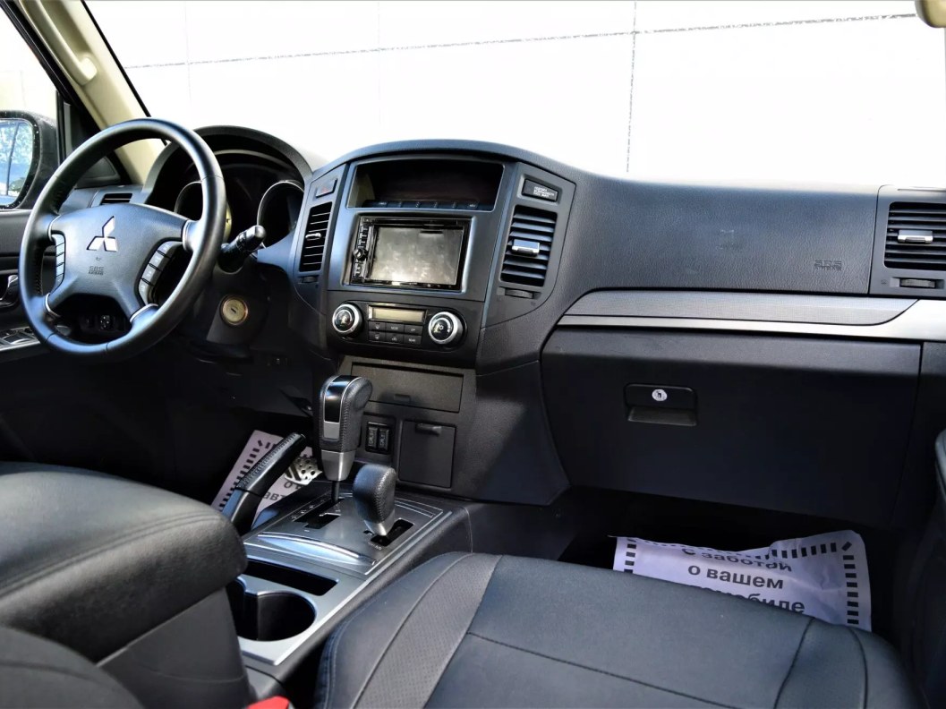 Mitsubishi Pajero Instyle S82 3.2 АКПП, 2014 фото 11