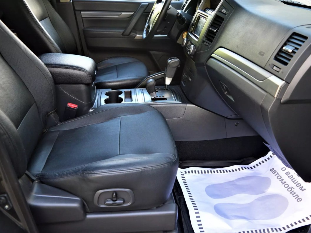 Mitsubishi Pajero Instyle S82 3.2 АКПП, 2014 фото 14