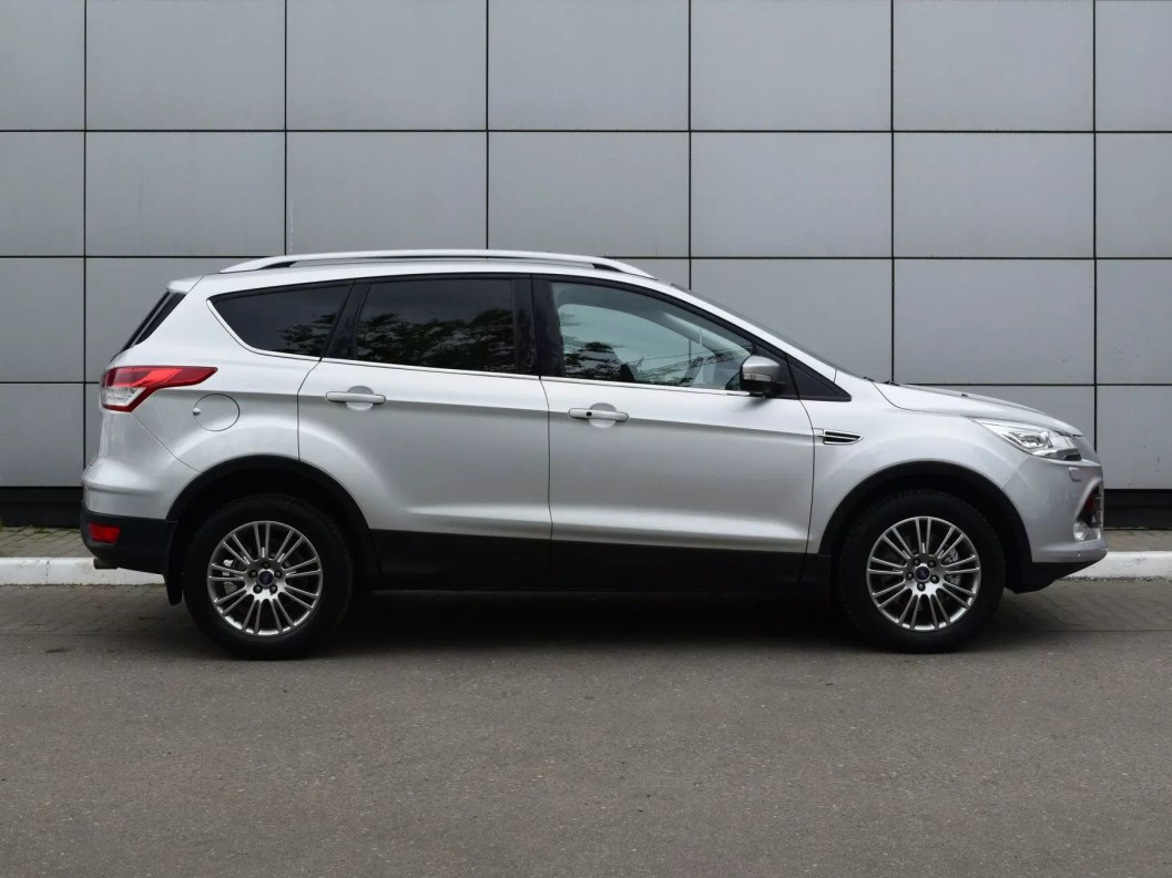 Ford Kuga Titanium 1.6 АКПП, 2013 фото 3