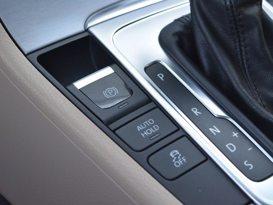 Volkswagen Passat CC Sport 1.8 DSG, 2012 фото 18