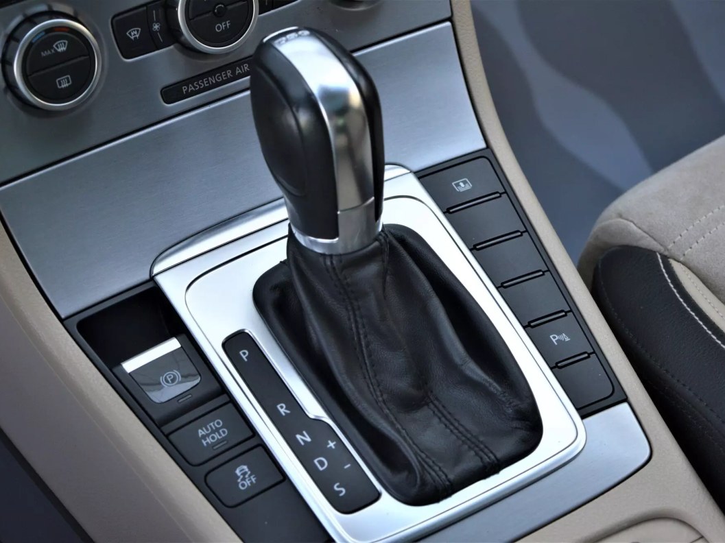 Volkswagen Passat CC Sport 1.8 DSG, 2012 фото 19