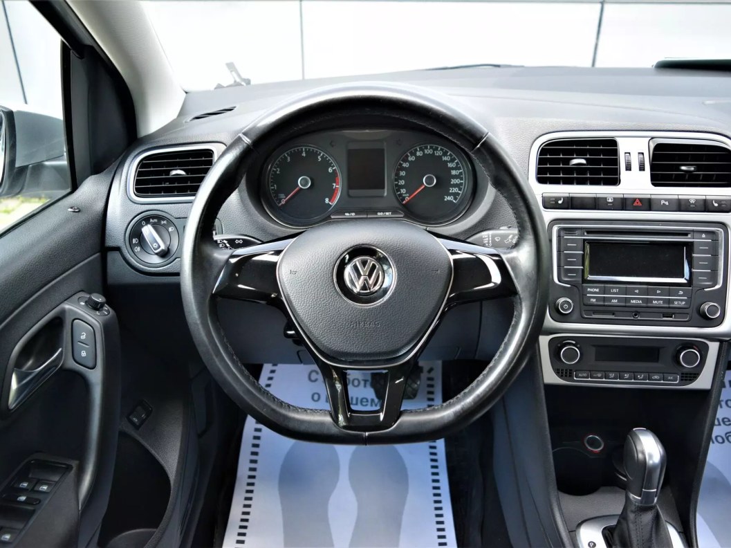 Volkswagen Polo Highline 1.6 АКПП, 2017 фото 15