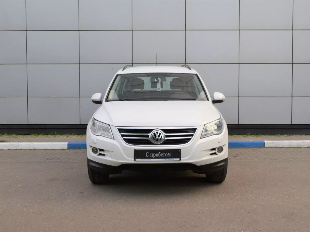 Volkswagen Tiguan 2.0 АКПП, 2011 фото 2