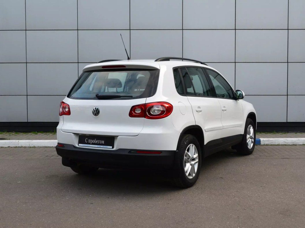 Volkswagen Tiguan 2.0 АКПП, 2011 фото 4