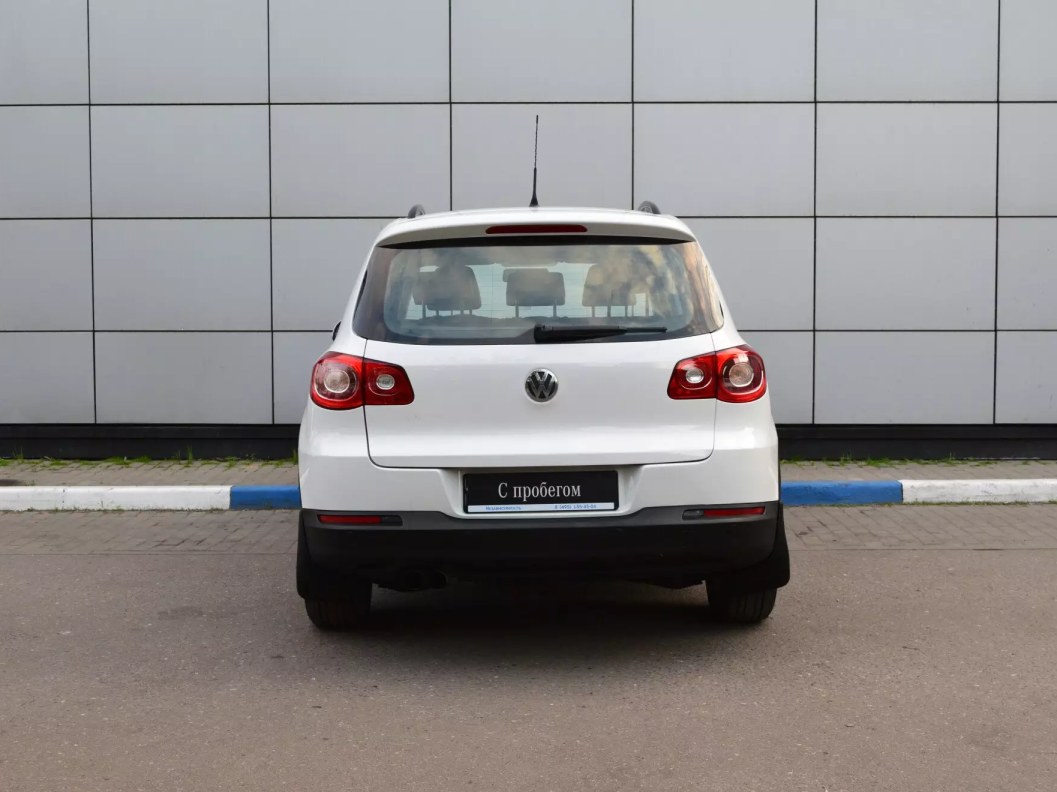Volkswagen Tiguan 2.0 АКПП, 2011 фото 5