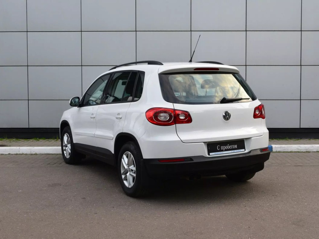 Volkswagen Tiguan 2.0 АКПП, 2011 фото 6