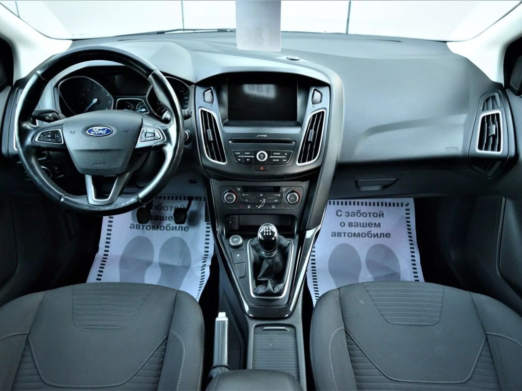Ford Focus SYNC Edition 1.6 МКПП, 2016 фото 7