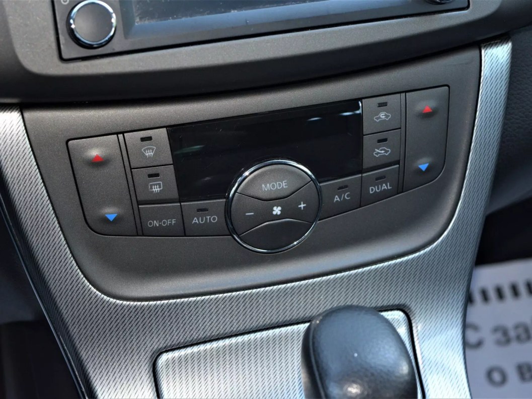Nissan Tiida Elegance Connect 1.6 CVT, 2015 фото 11