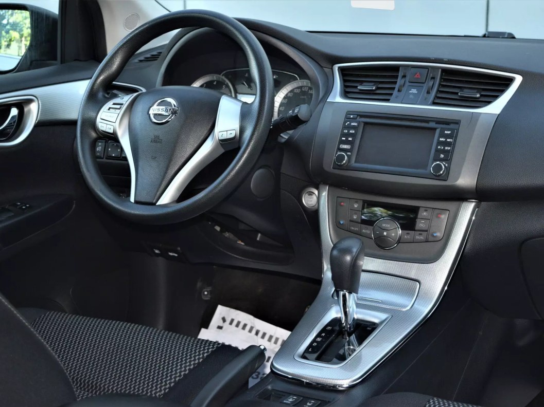 Nissan Tiida Elegance Connect 1.6 CVT, 2015 фото 13