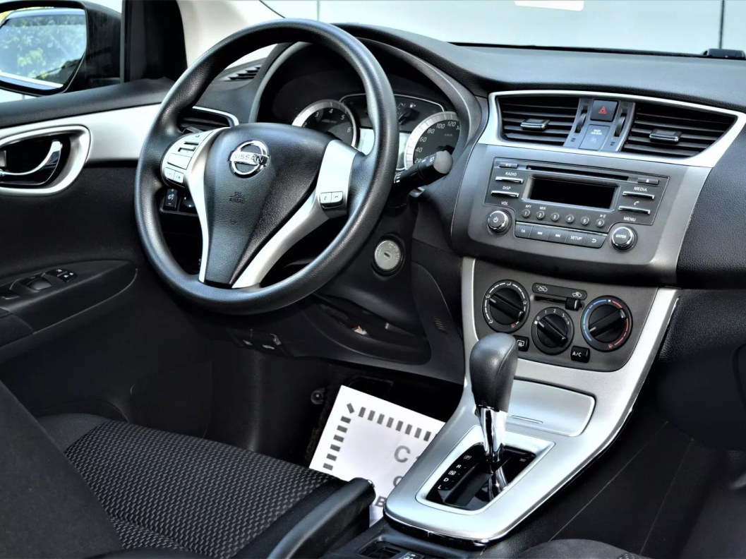 Nissan Tiida Comfort 1.6 CVT, 2015 фото 9