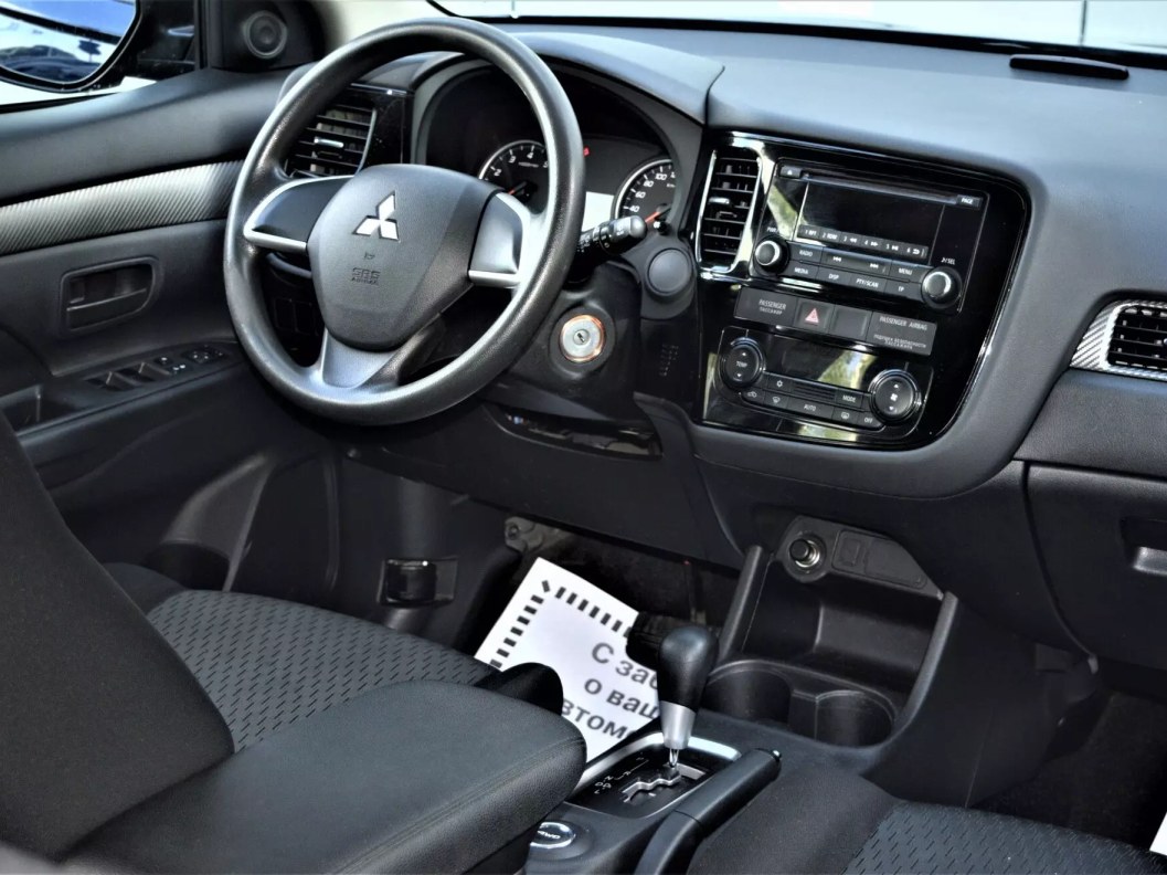 Mitsubishi Outlander Invite S03 2.0 CVT, 2014 фото 8