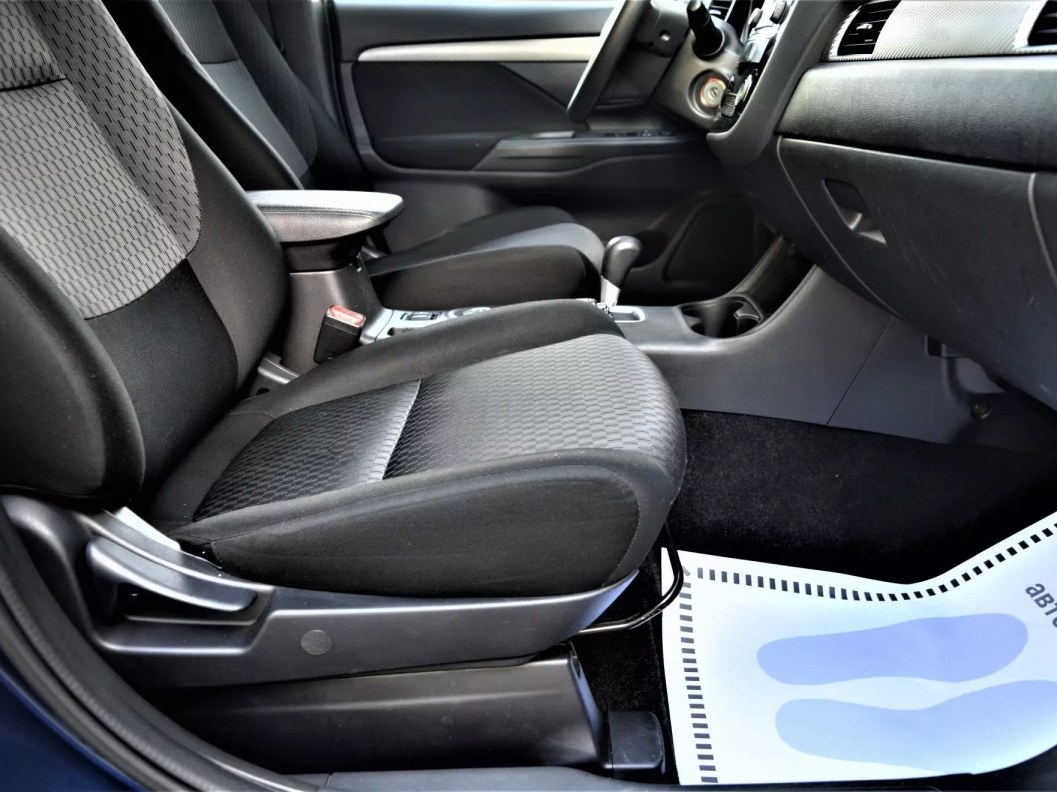 Mitsubishi Outlander Invite S03 2.0 CVT, 2014 фото 9