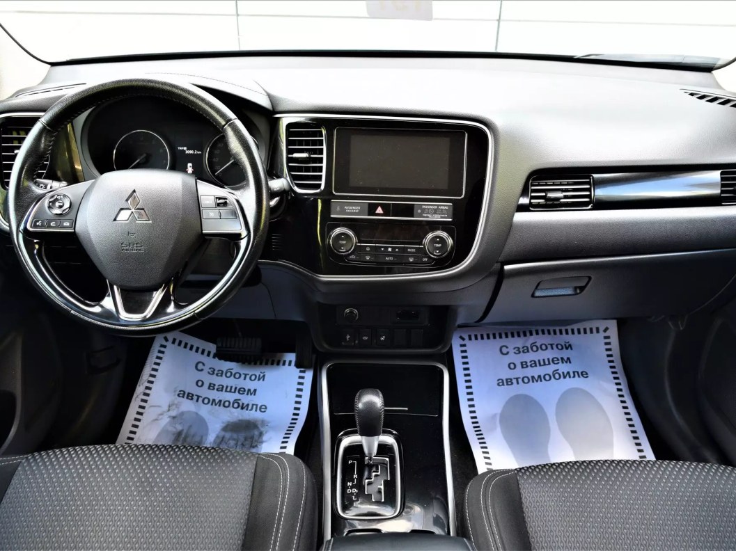 Mitsubishi Outlander Intense+ 2.0 CVT, 2019 фото 8