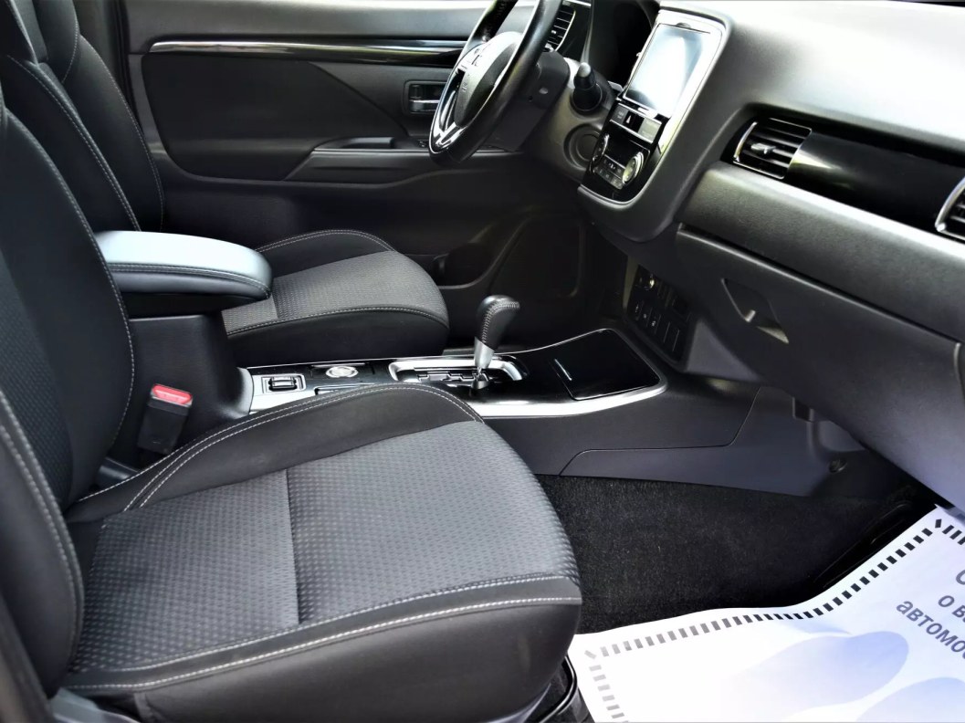 Mitsubishi Outlander Intense+ 2.0 CVT, 2019 фото 14