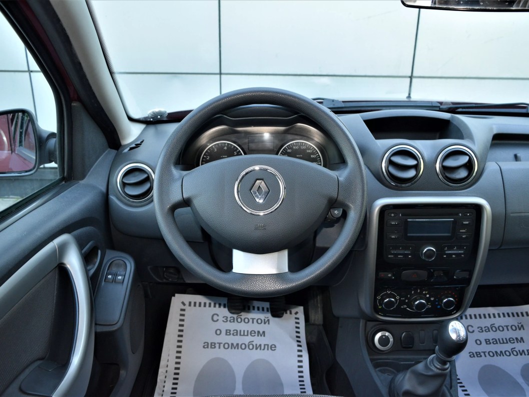 Renault Duster Privilege 2.0 МКПП, 2015 фото 16