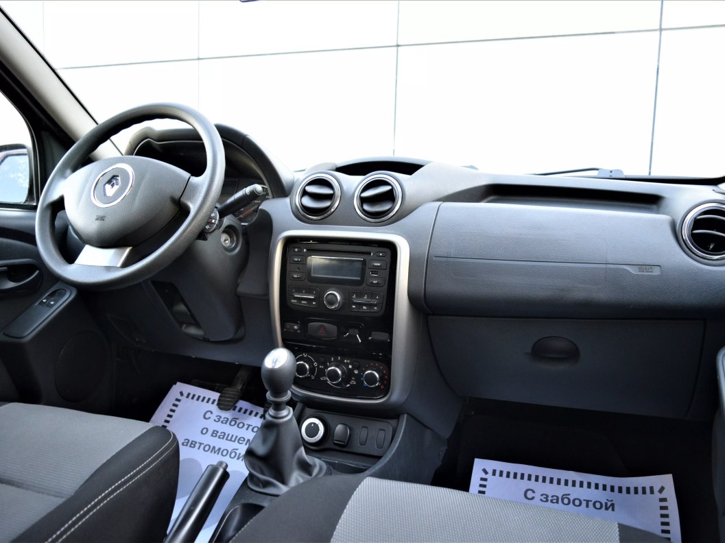 Renault Duster Privilege 2.0 МКПП, 2015 фото 17