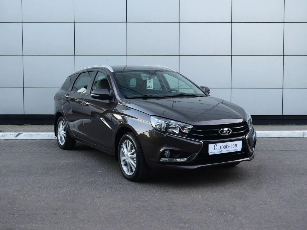 ВАЗ (Lada) Vesta GFK11-52-AK2 Luxe Multimedia 1.6 МКПП, 2019 фото 1