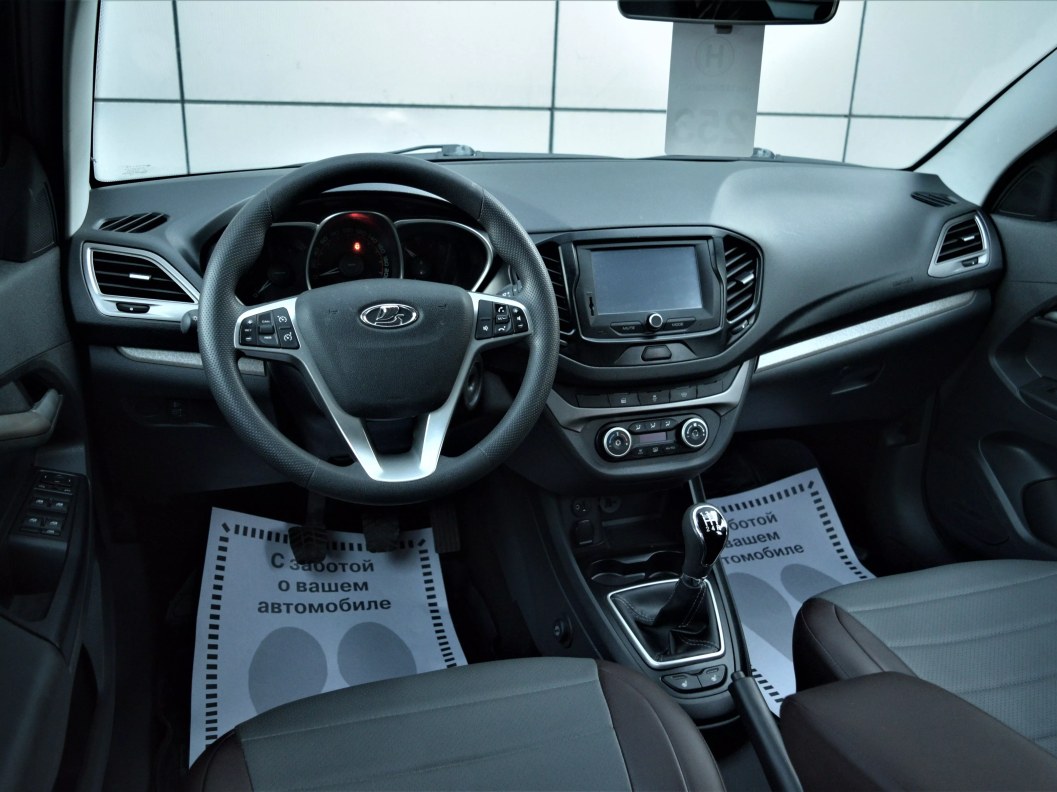 ВАЗ (Lada) Vesta GFK11-52-AK2 Luxe Multimedia 1.6 МКПП, 2019 фото 14