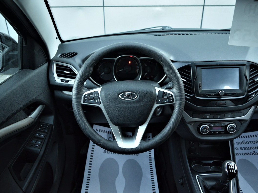 ВАЗ (Lada) Vesta GFK11-52-AK2 Luxe Multimedia 1.6 МКПП, 2019 фото 15