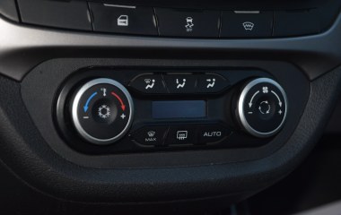 ВАЗ (Lada) Vesta GFK11-52-AK2 Luxe Multimedia 1.6 МКПП, 2019 превью 17