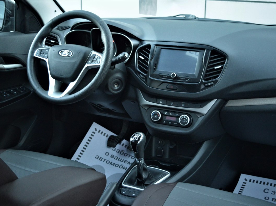 ВАЗ (Lada) Vesta GFK11-52-AK2 Luxe Multimedia 1.6 МКПП, 2019 фото 19
