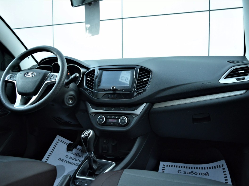ВАЗ (Lada) Vesta GFK11-52-AK2 Luxe Multimedia 1.6 МКПП, 2019 фото 20