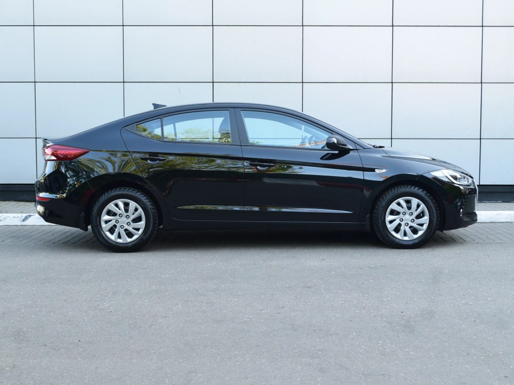 Hyundai Elantra Active 1.6 АКПП, 2017 фото 8