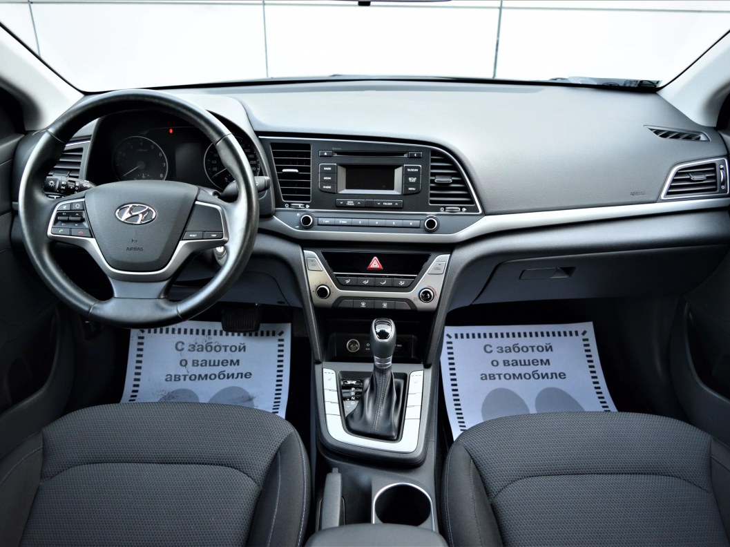 Hyundai Elantra Active 1.6 АКПП, 2017 фото 9