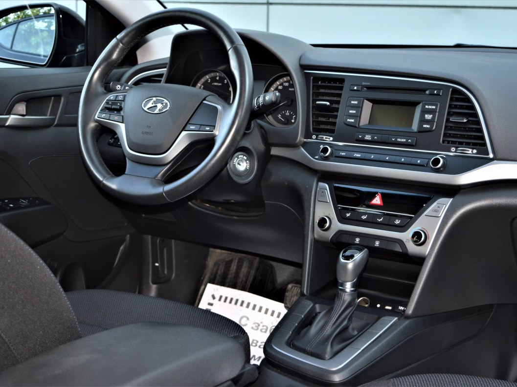 Hyundai Elantra Active 1.6 АКПП, 2017 фото 19