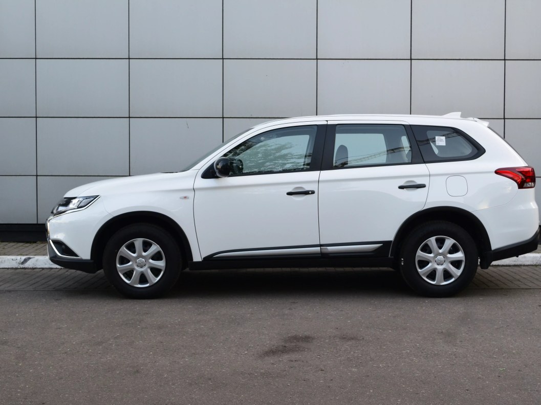 Mitsubishi Outlander Inform 2.0 CVT, 2021 фото 4
