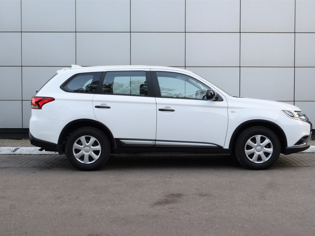 Mitsubishi Outlander Inform 2.0 CVT, 2021 фото 8