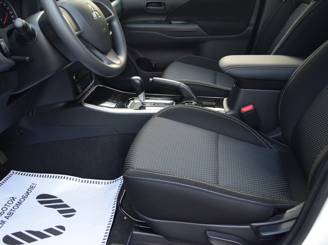 Mitsubishi Outlander Inform 2.0 CVT, 2021 фото 9