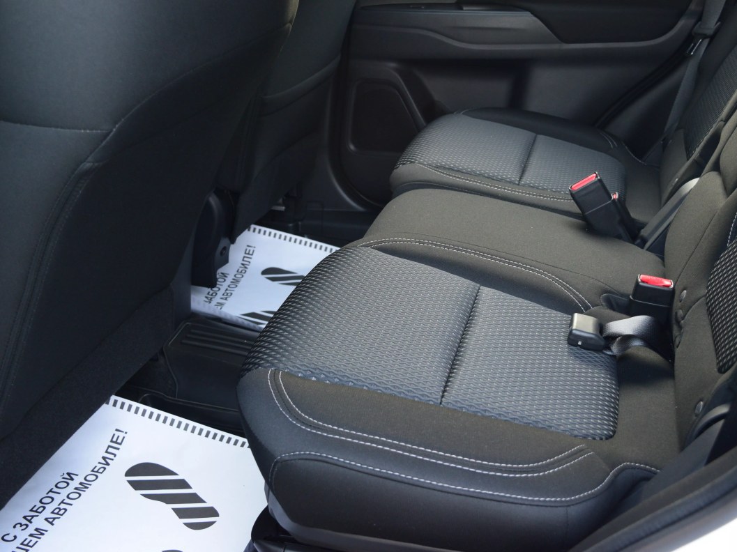 Mitsubishi Outlander Inform 2.0 CVT, 2021 фото 14