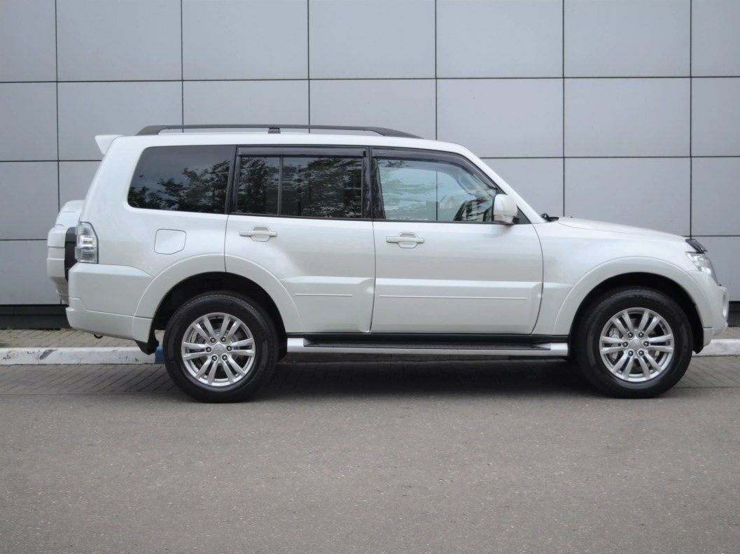 Mitsubishi Pajero Instyle S82 3.2 АКПП, 2014 фото 4