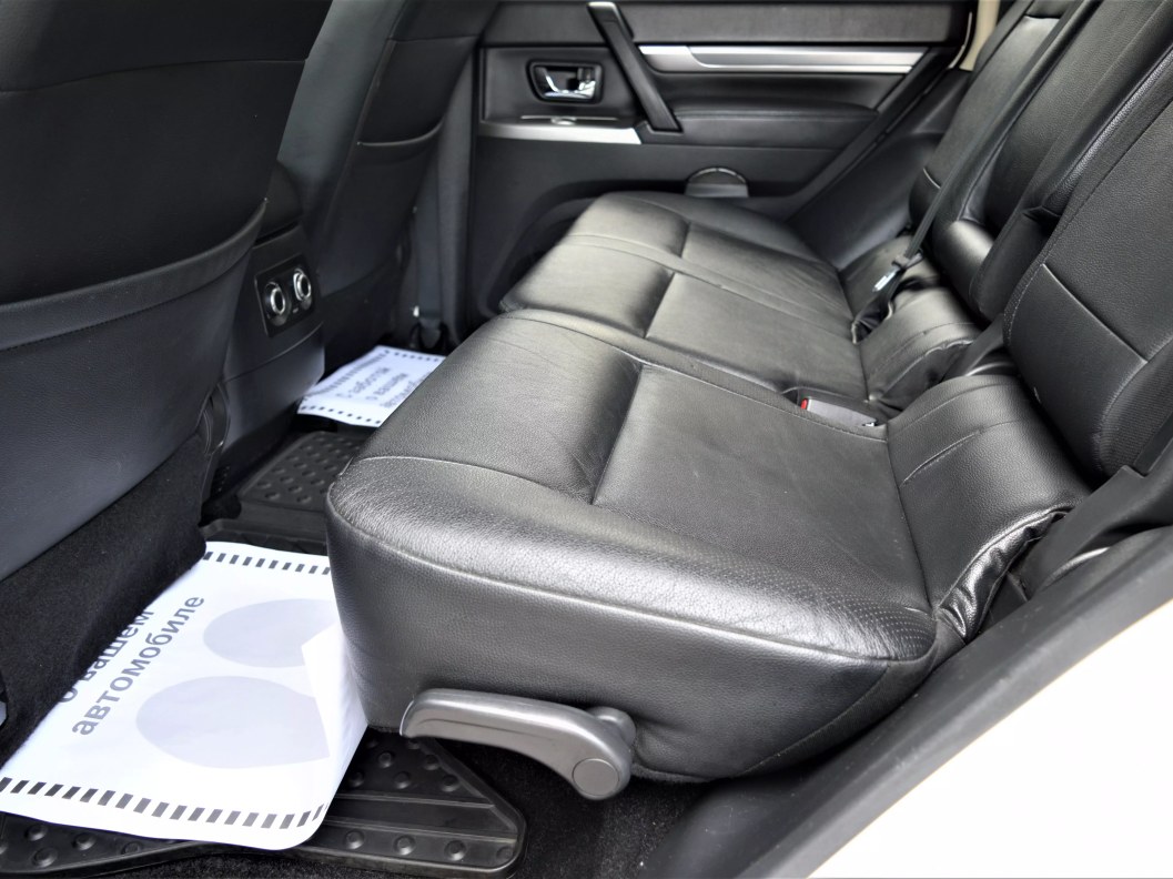 Mitsubishi Pajero Instyle S82 3.2 АКПП, 2014 фото 14