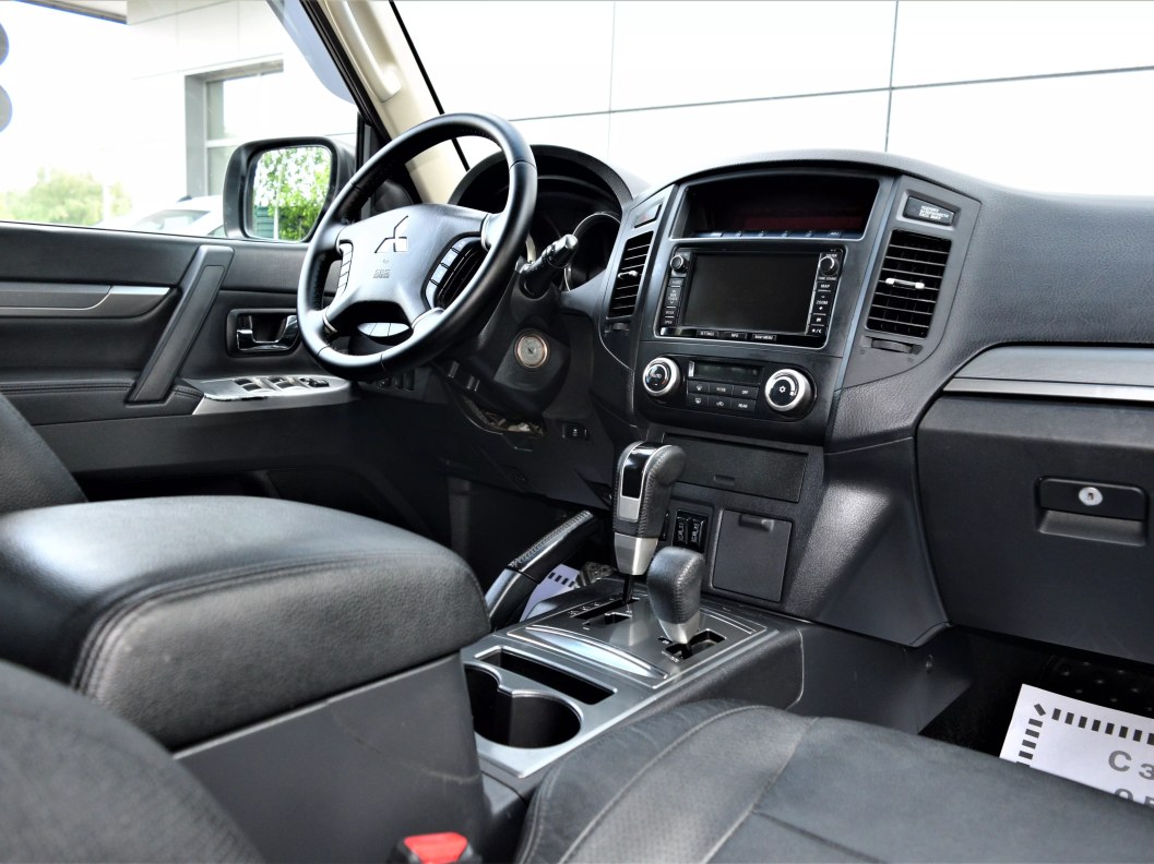 Mitsubishi Pajero Instyle S82 3.2 АКПП, 2014 фото 19