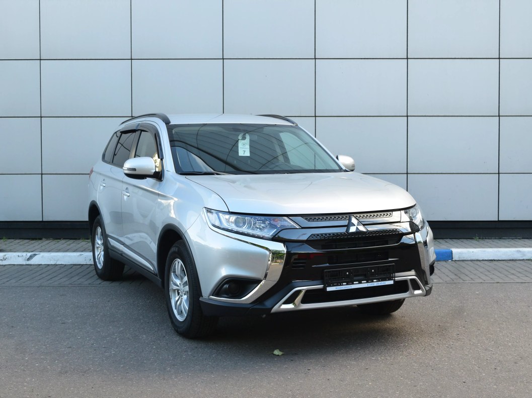 Mitsubishi Outlander Invite 2.0 CVT, 2021 фото 1