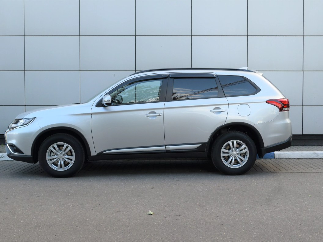 Mitsubishi Outlander Invite 2.0 CVT, 2021 фото 4