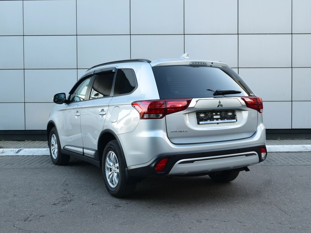 Mitsubishi Outlander Invite 2.0 CVT, 2021 фото 5