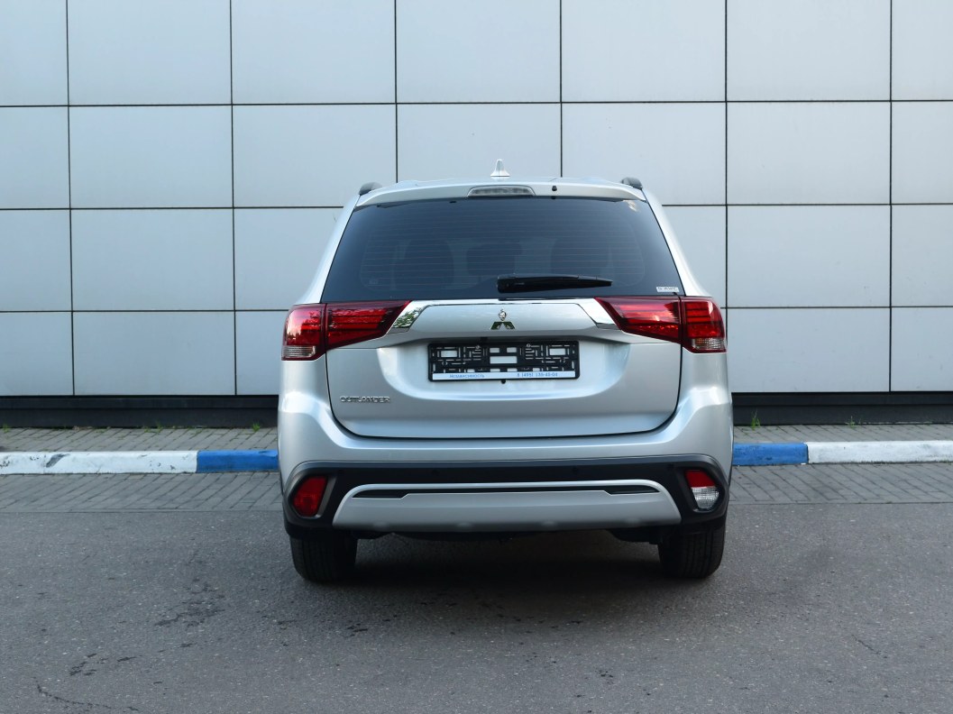 Mitsubishi Outlander Invite 2.0 CVT, 2021 фото 6