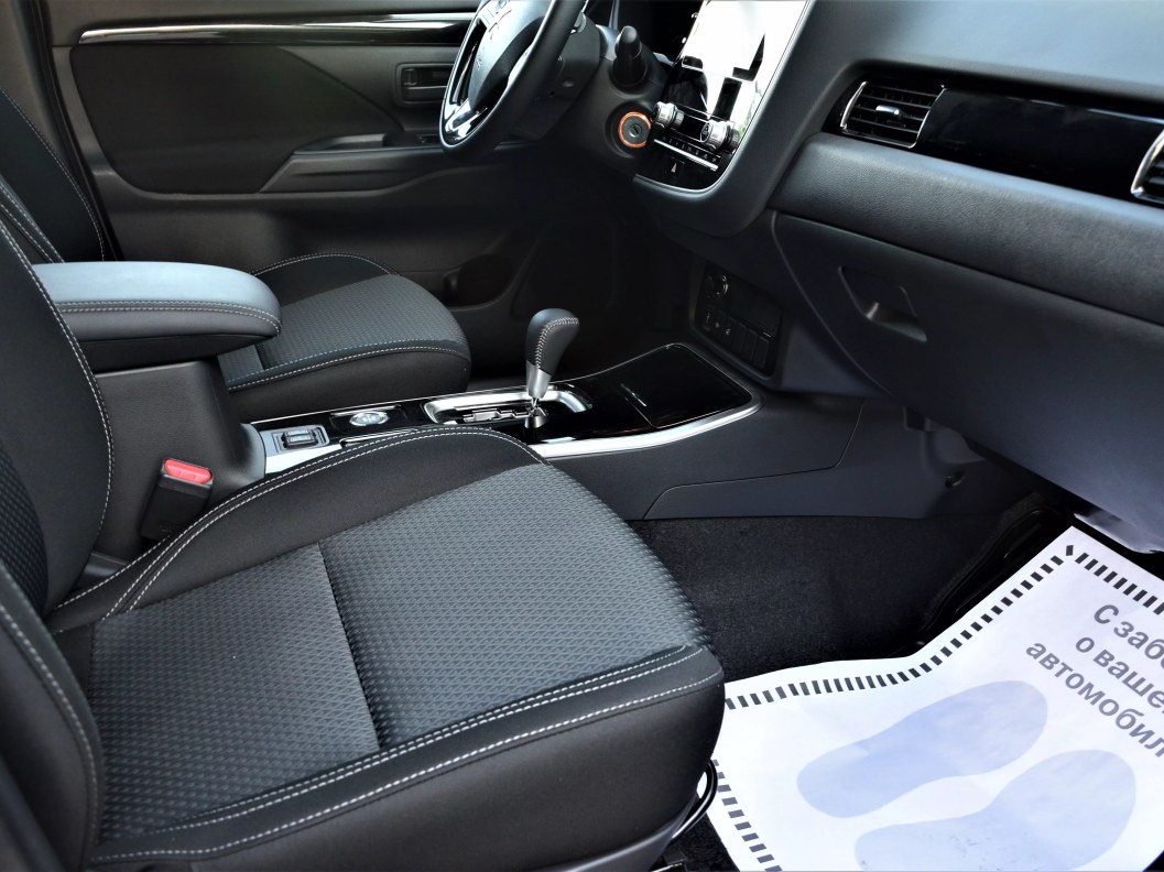 Mitsubishi Outlander Invite 2.0 CVT, 2021 фото 11