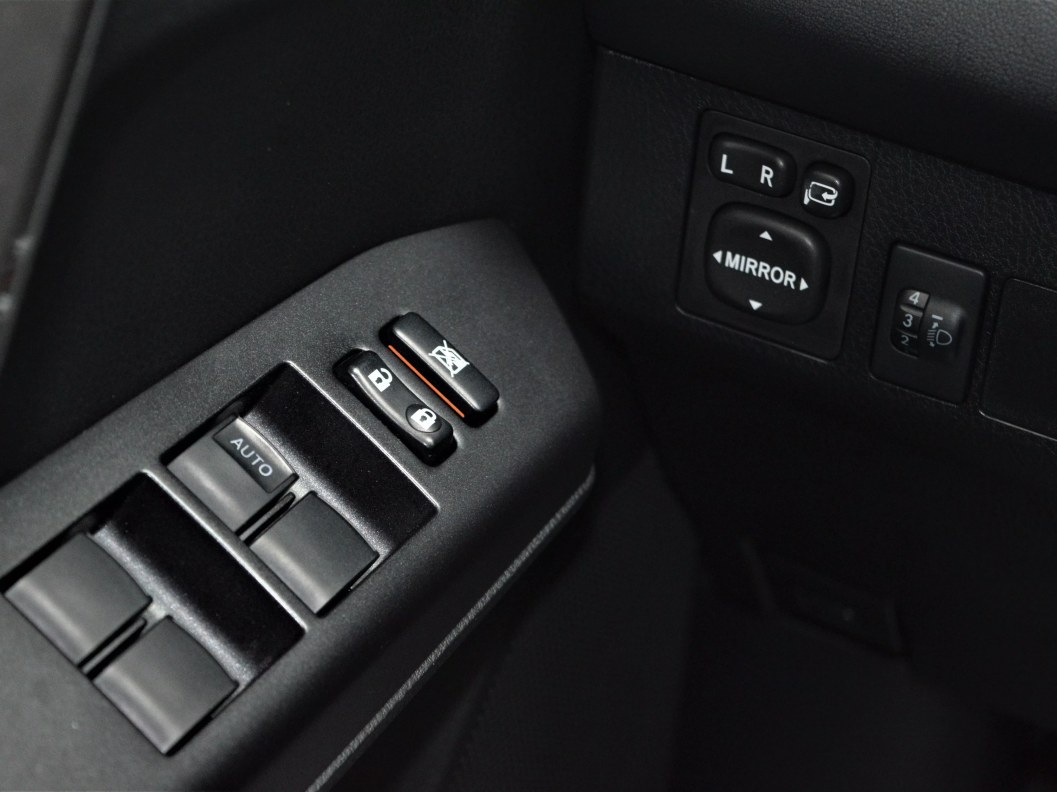 Toyota RAV4 Adventure 2.0 CVT, 2015 фото 14
