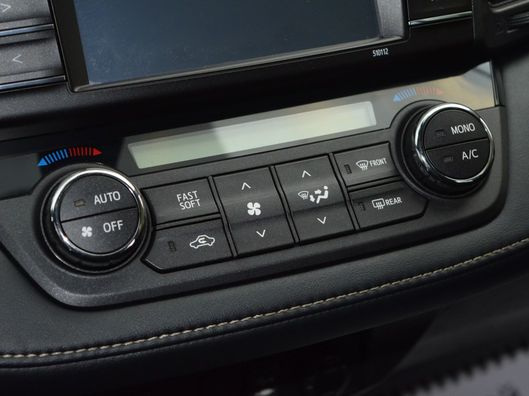Toyota RAV4 Adventure 2.0 CVT, 2015 фото 17