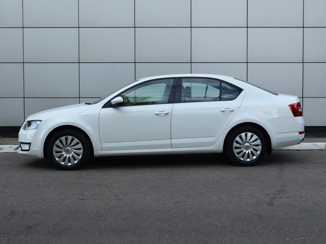 Skoda Octavia Ambition 1.6 МКПП, 2016 фото 4