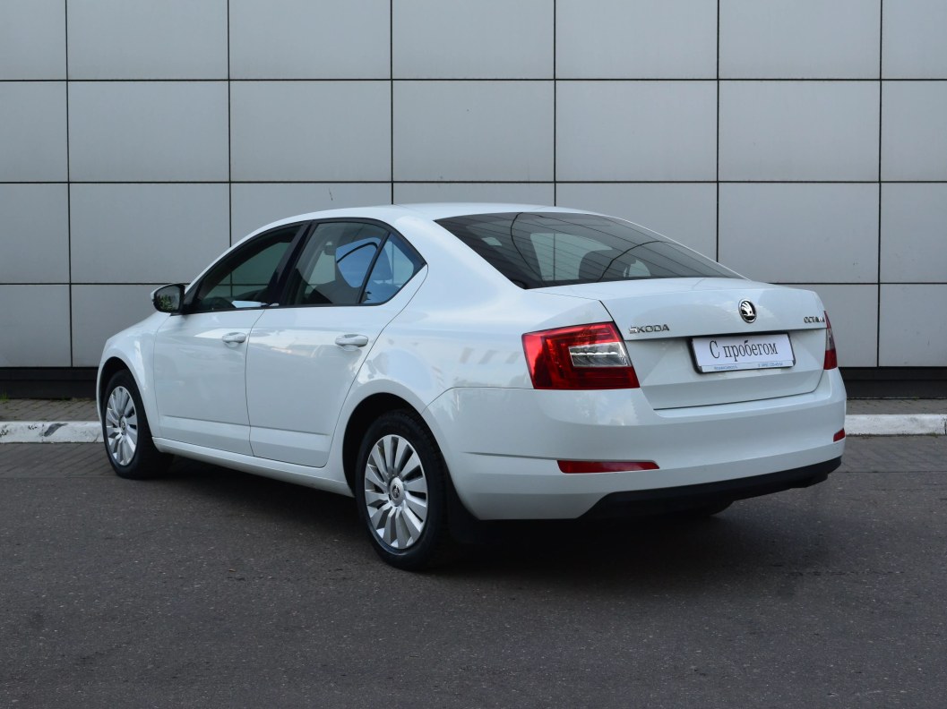 Skoda Octavia Ambition 1.6 МКПП, 2016 фото 5
