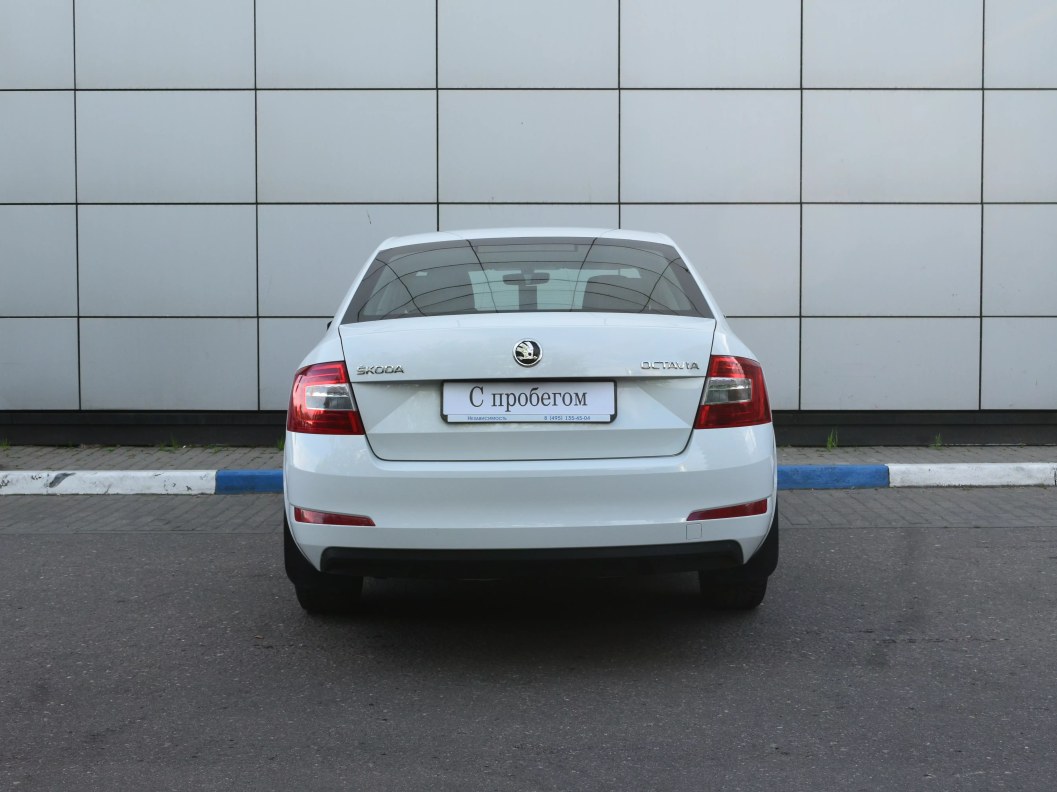 Skoda Octavia Ambition 1.6 МКПП, 2016 фото 6
