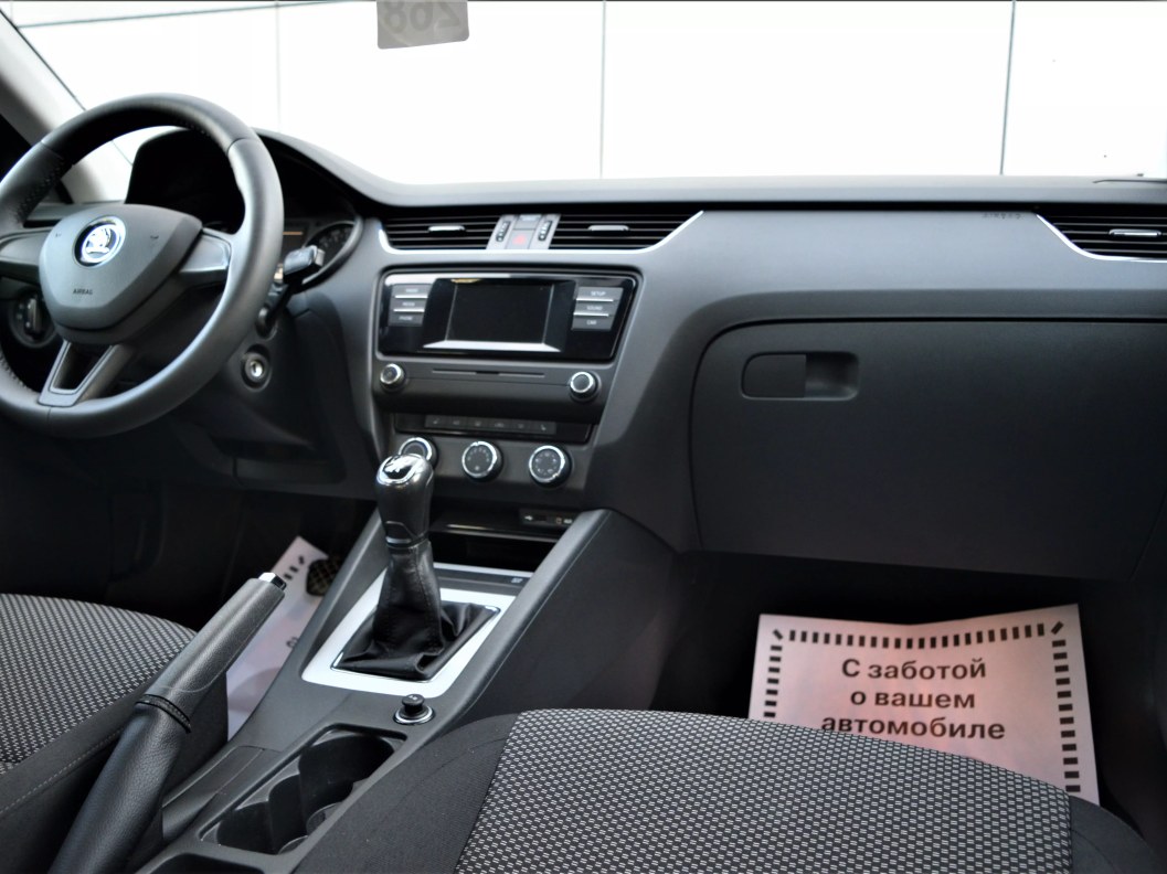 Skoda Octavia Ambition 1.6 МКПП, 2016 фото 20